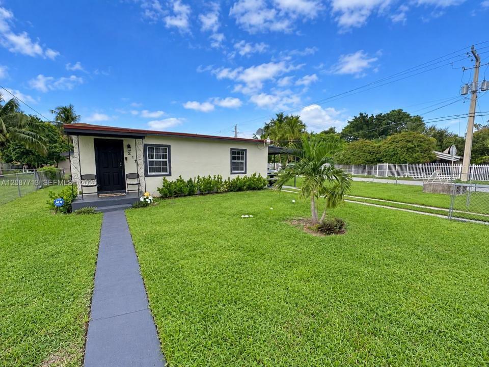 2101 NW 87th St, Miami, Floride 33147, États-Unis