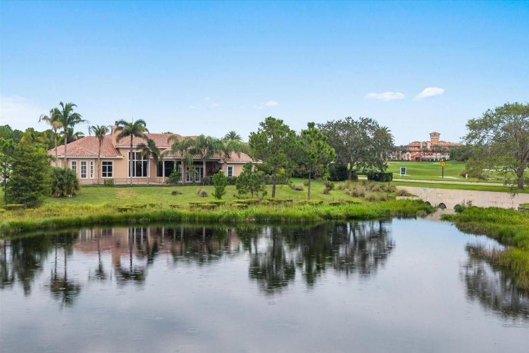 102 SE Rio Casarano, Port St. Lucie, Floride 34984, États-Unis
