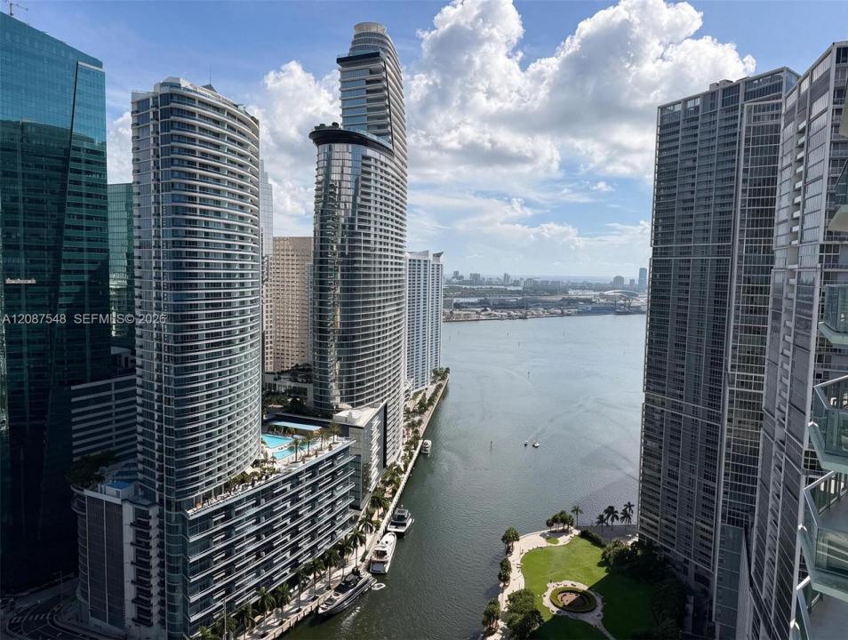 77 SE 5th St 4003, Miami, Floride 33131, États-Unis