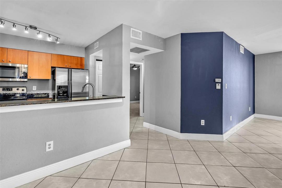2881 N Oakland Forest Dr 113, Oakland Park, Floride 33309, États-Unis