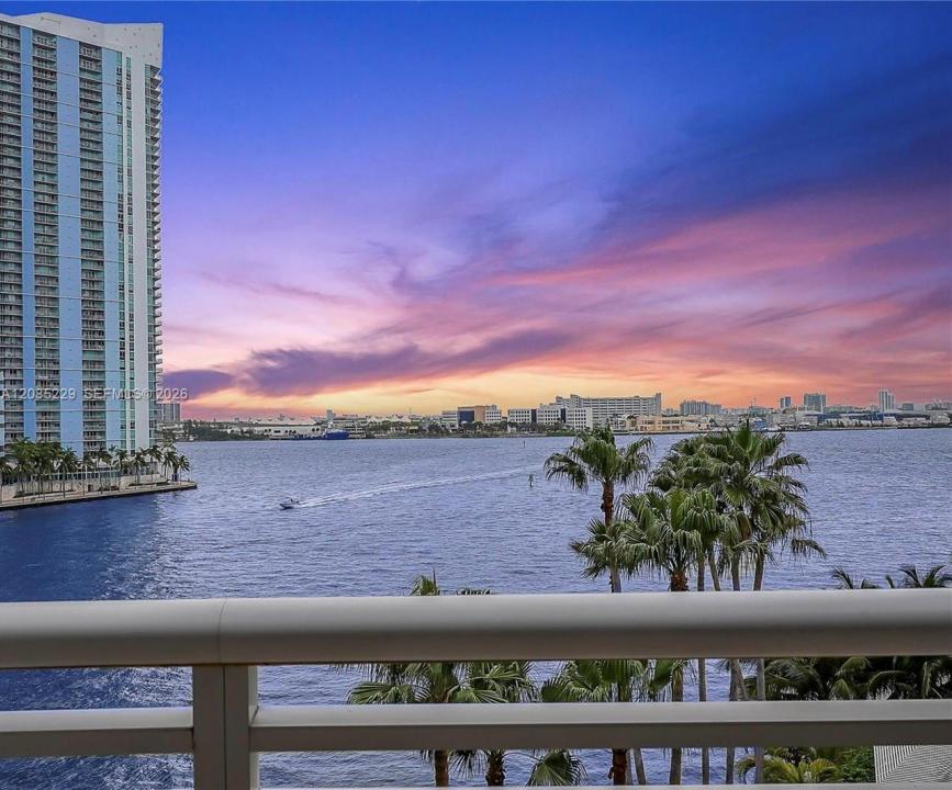 901 Brickell Key Blvd 608, Miami, Florida 33131, Stati Uniti
