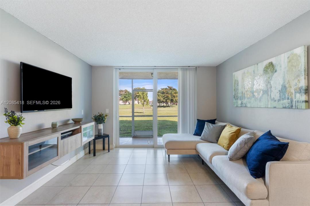 9761 Sunrise Lakes Blvd 107, Sunrise, Florida 33322, Stati Uniti