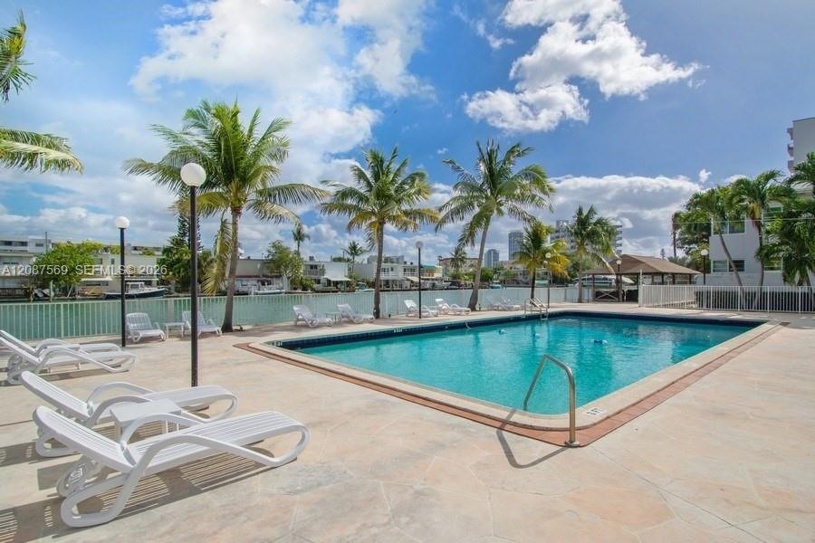 7207 Bay Dr 9, Miami Beach, Floride 33141, États-Unis