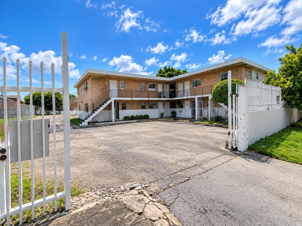 1880 NW 36th St, Miami, Florida 33142, USA