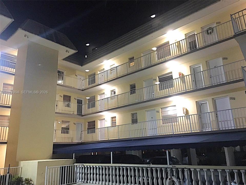 427 Santander Ave 202, Coral Gables, Floride 33134, États-Unis