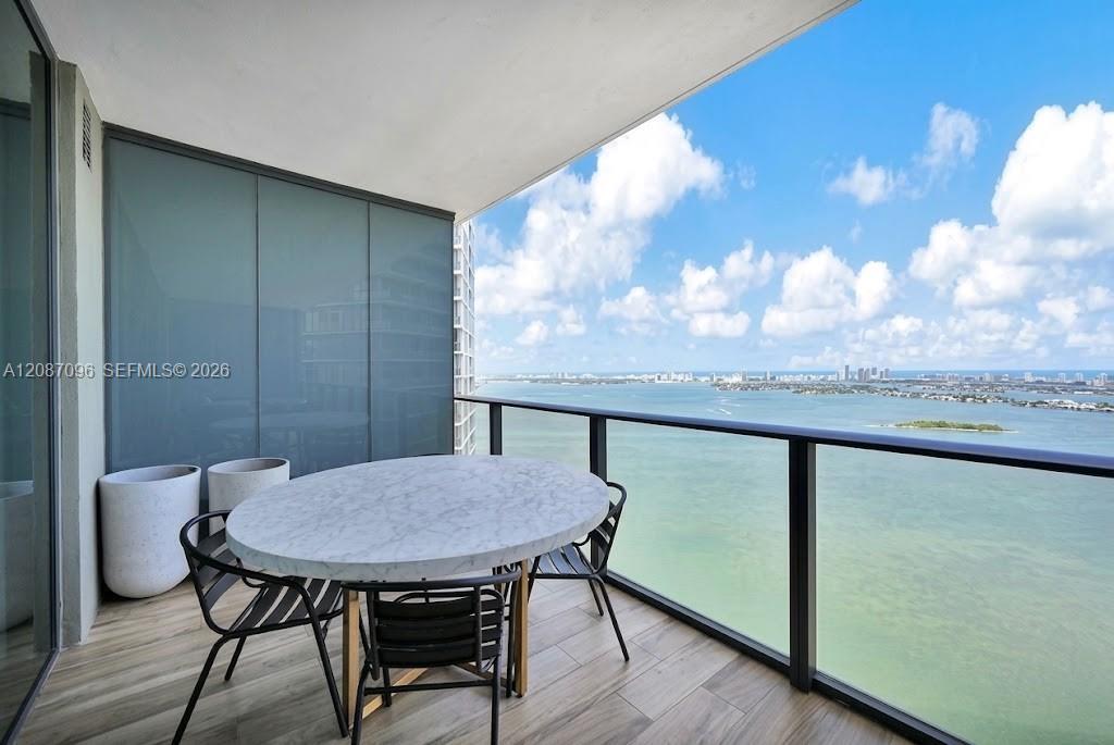 650 NE 32nd St 4705, Miami, Floride 33137, États-Unis