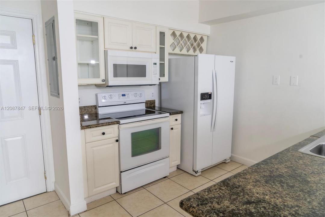1 Glen Royal Pkwy 809, Miami, Florida 33125, USA