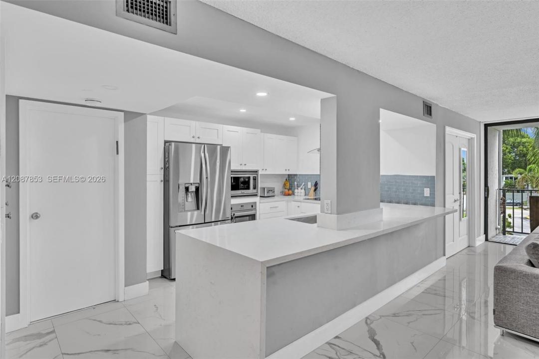 1000 Parkview Dr 329, Hallandale Beach, Florida 33009, Stati Uniti