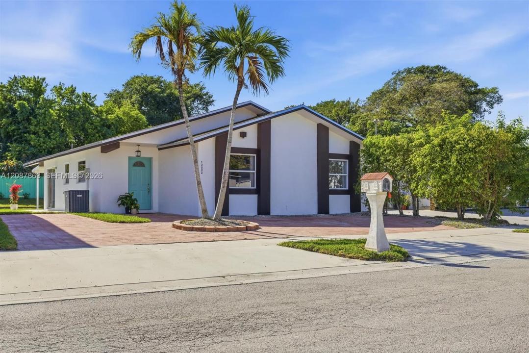 12002 SW 210th St, Miami, Florida 33177, USA