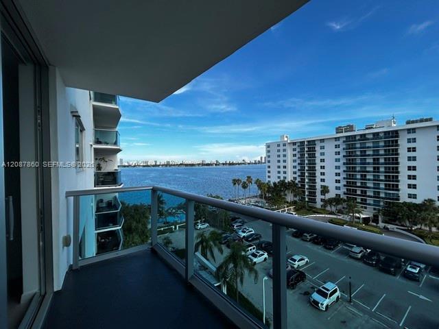 7525 E Treasure Dr 711, North Bay Village, Floride 33141, États-Unis