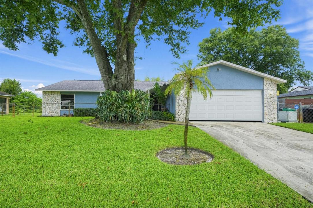 1738 SW BEEKER Street, Port St. Lucie, Флорида 34953, Соединенные Штаты