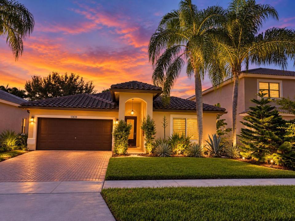 17030 NW 19TH Court, Pembroke Pines, Florida 33028, Stati Uniti