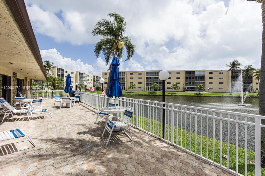 414 SE 10TH Street 103, Dania Beach, Floride 33004, États-Unis