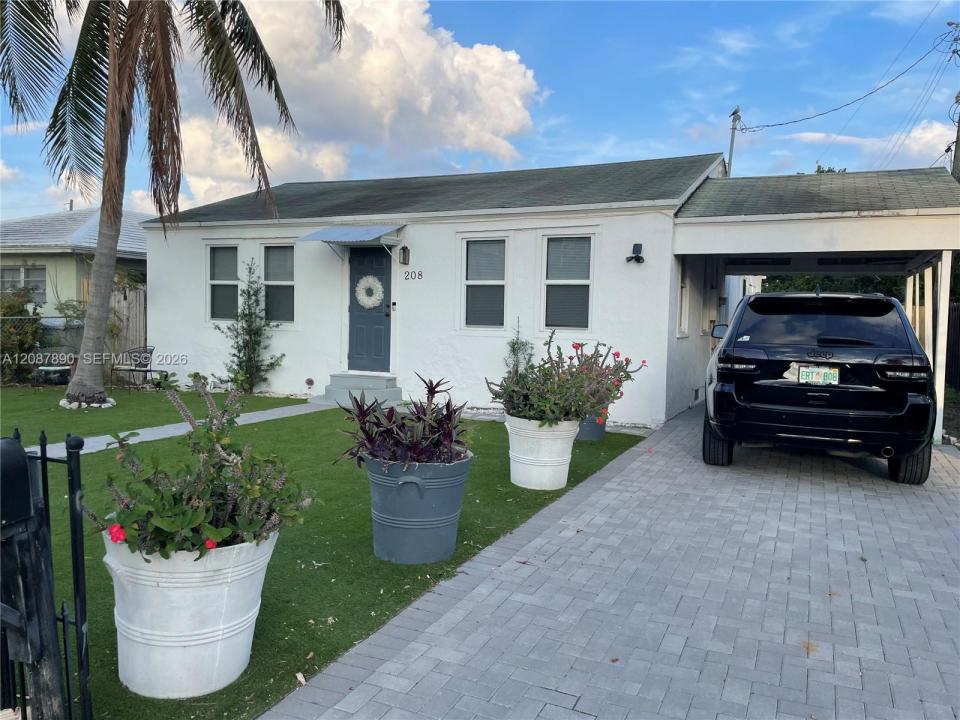 208 NE 22 nd Ave, Pompano Beach, Floride 33062, États-Unis