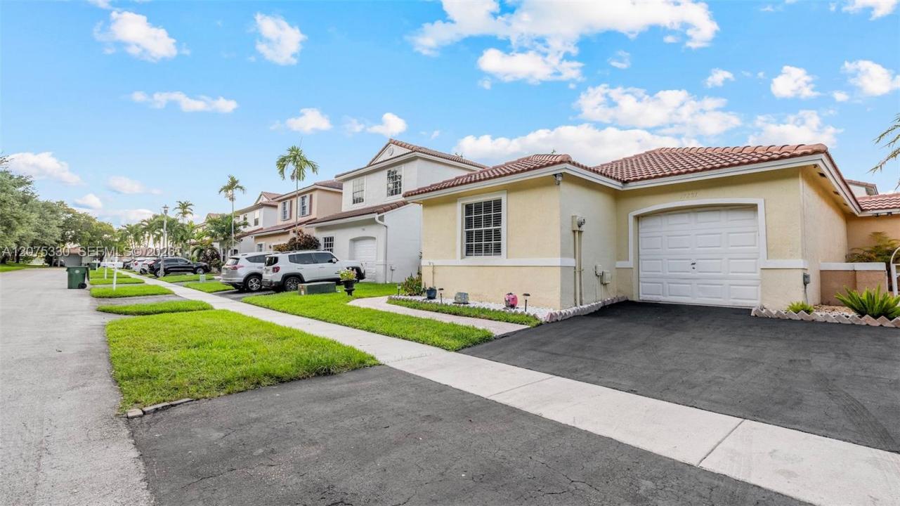 17251 NW 6th St, Pembroke Pines, Floride 33029, États-Unis