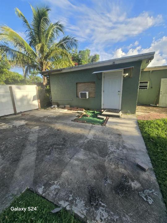 702 FLEMING Avenue, Floride 33463, États-Unis