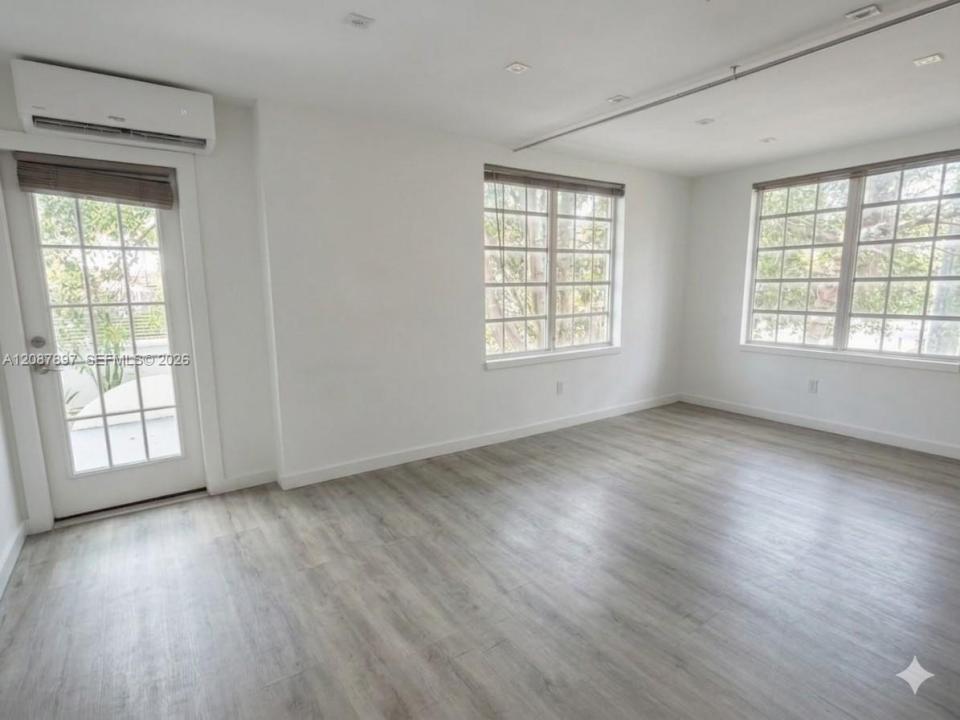 932 7th St 932D, Miami Beach, Floryda 33139, USA