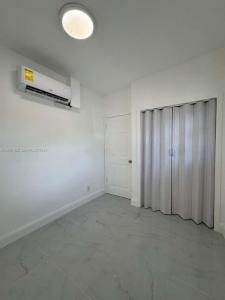 731 SW 3rd Pl 1, Dania Beach, Florida 33004, USA