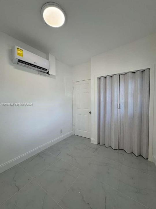 731 SW 3rd Pl 1, Dania Beach, Florida 33004, Stati Uniti