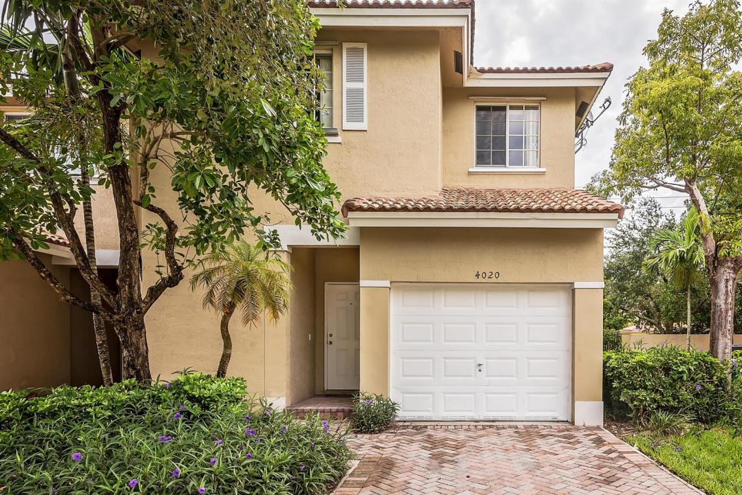 4020 NW 90th Way, Sunrise, Florida 33351, USA