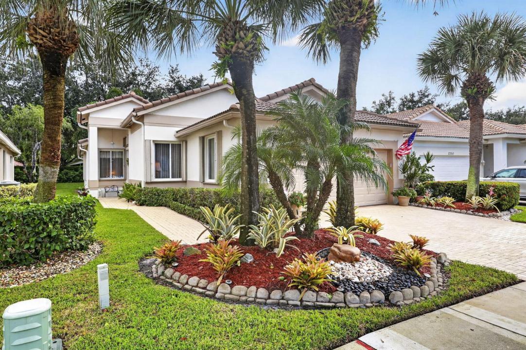 2260 Sapphire Circle, West Palm Beach, Florida 33411, USA