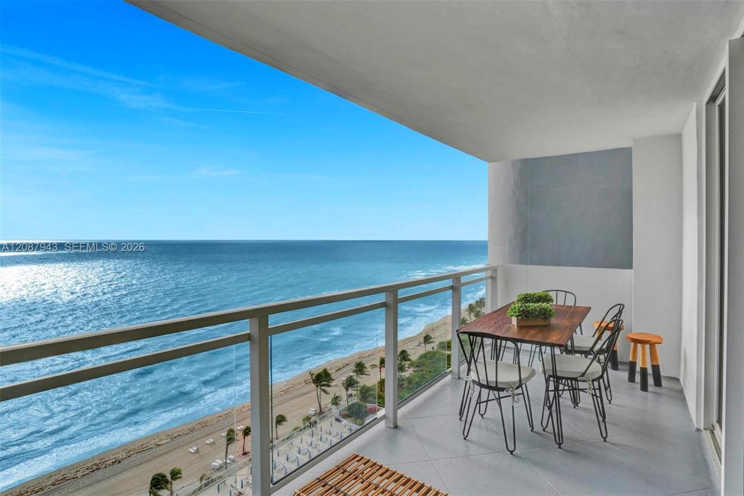 2030 S Ocean Dr 1621, Hallandale Beach, Florida 33009, USA