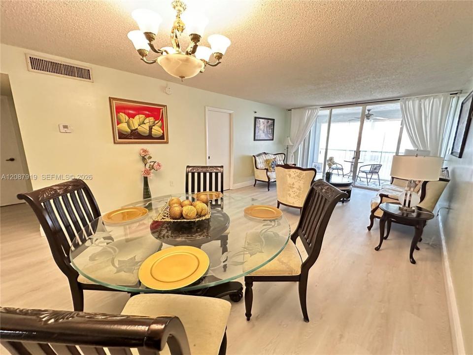 3910 Inverrary Blvd 202-B, Lauderhill, Floride 33319, États-Unis