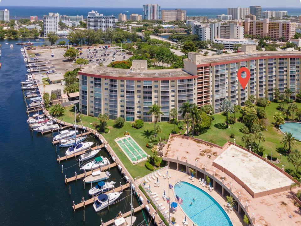 2731 NE 14TH ST Street 427, Pompano Beach, Florida 33062, USA