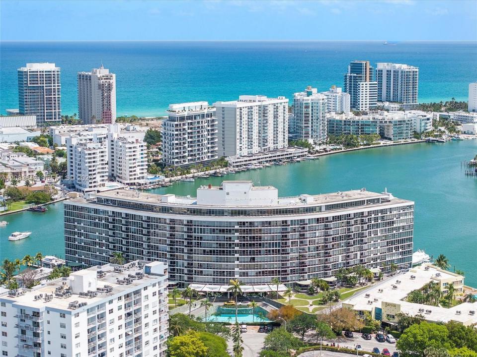 900 Bay Dr 601, Miami Beach, Florida 33141, USA