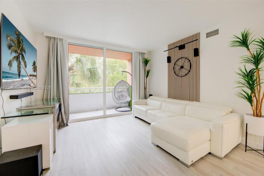 2775 NE 187th St 215, Aventura, Floride 33180, États-Unis