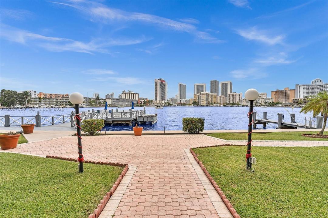 430 Golden Isles Dr 803, Hallandale Beach, 플로리다 33009, 미국