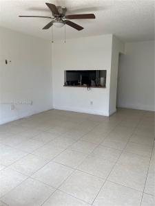 15318 SW 72nd St 15-21, Miami, Florida 33193, USA
