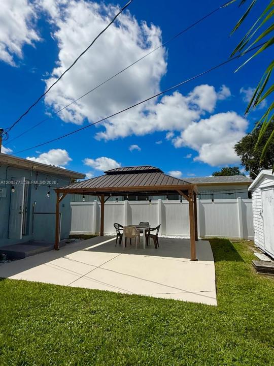 2315 Hope St, Hollywood, Florida 33020, USA