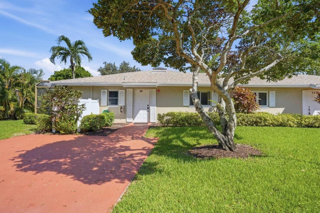 8861 Echo Lane, Boca Raton, Florida 33496, USA