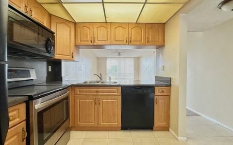 14195 SW 87th SW Street B207, Miami, Floride 33183, États-Unis