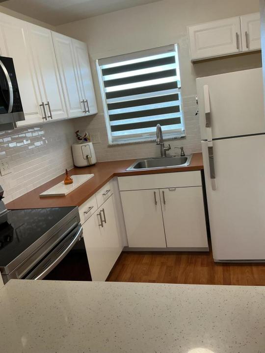 2720 N Pine Island Road 305, Sunrise, Floride 33322, États-Unis