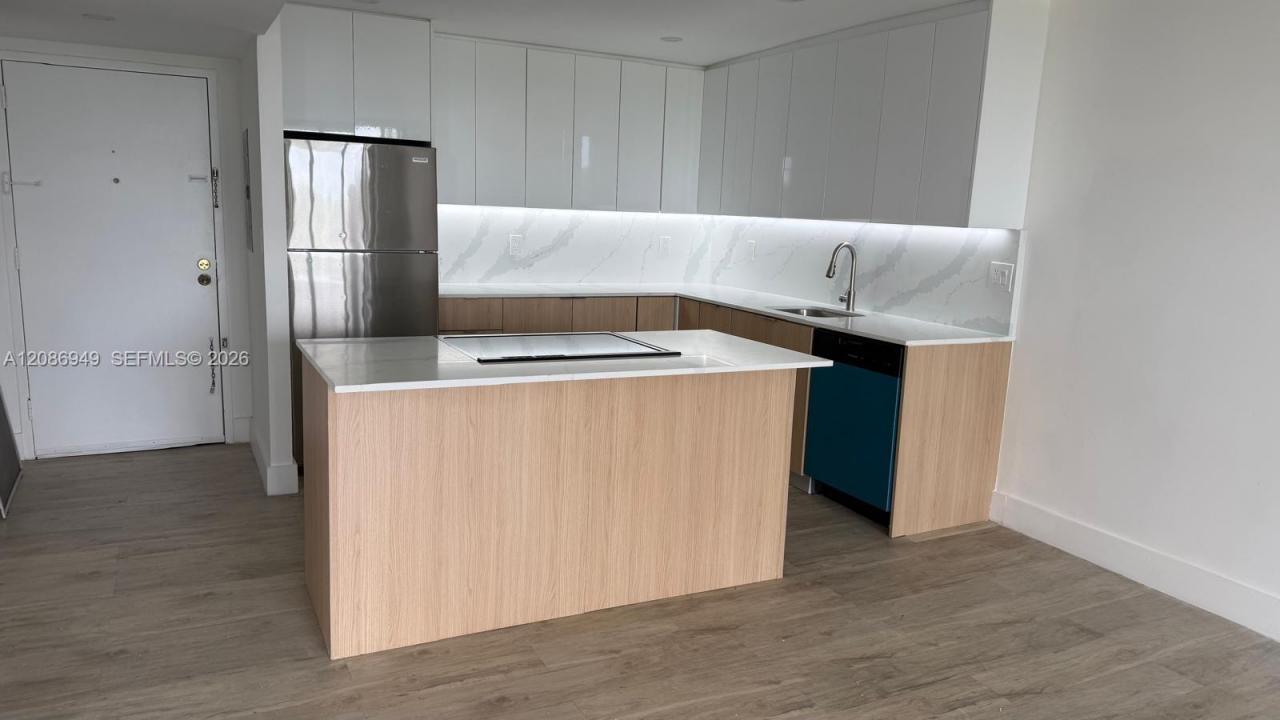 16740 NE 9th Ave 409, North Miami Beach, Floride 33162, États-Unis