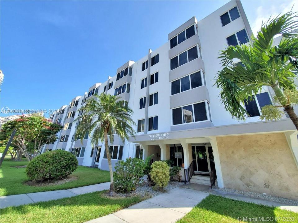 250 180th Dr 455, Sunny Isles Beach, Floride 33160, États-Unis