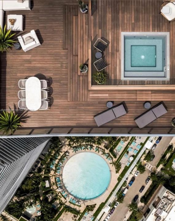 650 NE 32nd St UPH5302, Miami, Florida 33137, Stati Uniti