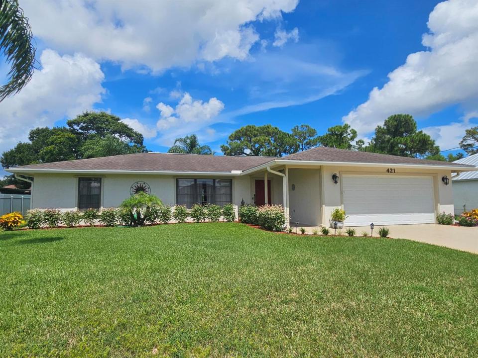 421 SE Faith Terrace, Port St. Lucie, Florida 34983, USA