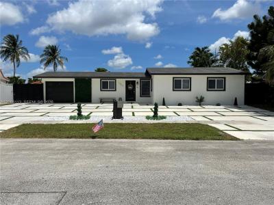 17831 NW 84th Ct, Miami, Florida 33015