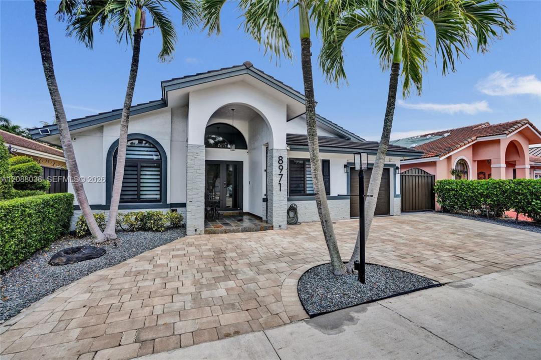 8971 NW 150th Ter, Miami Lakes, Floryda 33018, USA
