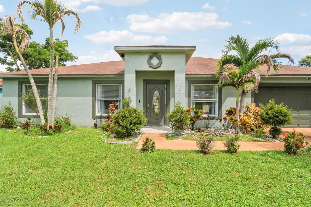 825 SE Cavern Avenue, Port St. Lucie, Florida 34983, Stati Uniti