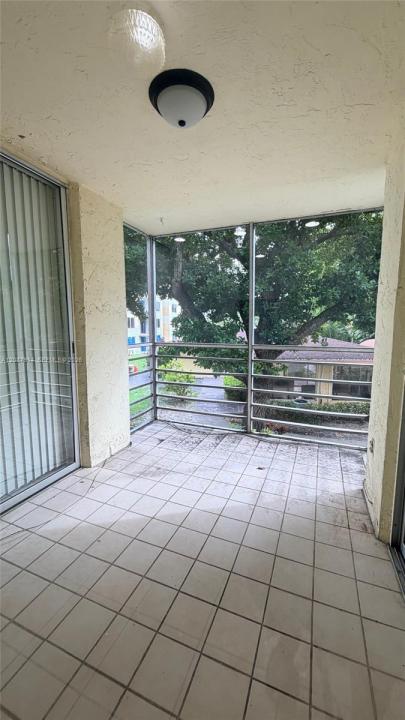 17890 W Dixie Hwy 215 Hwy 215, North Miami Beach, フロリダ 33160, アメリカ合衆国