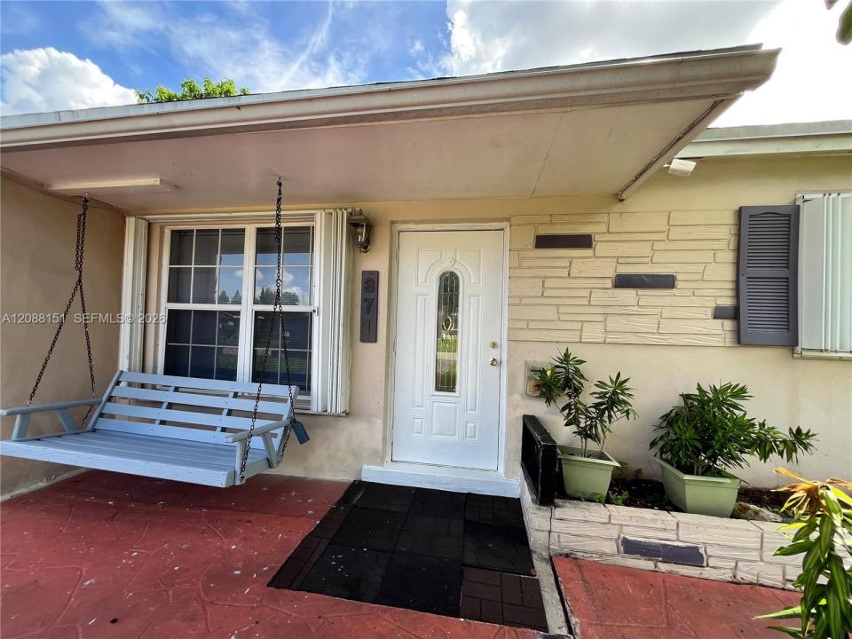 371 SW 67th Ter, Pembroke Pines, Floride 33023, États-Unis