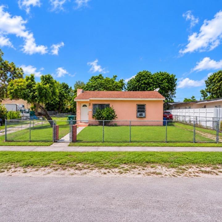 915 RUTLAND Street, Opa-Locka, Floride 33054, États-Unis
