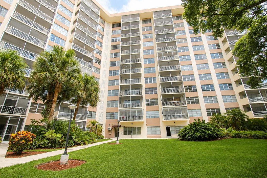 10777 W Sample Road 716, Coral Springs, Floride 33065, États-Unis