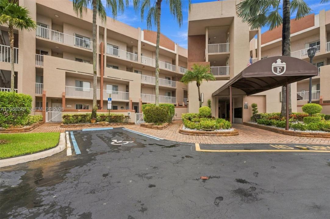 7503 Granville Dr 102, Tamarac, Floride 33321, États-Unis