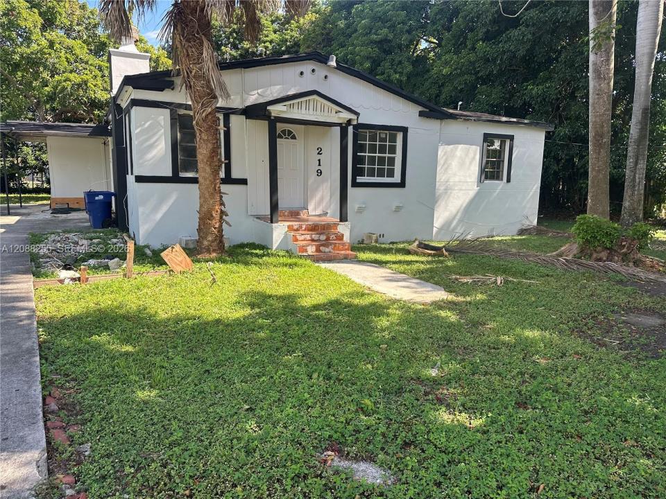 219 NE 141st St, Miami, Florida 33161, USA