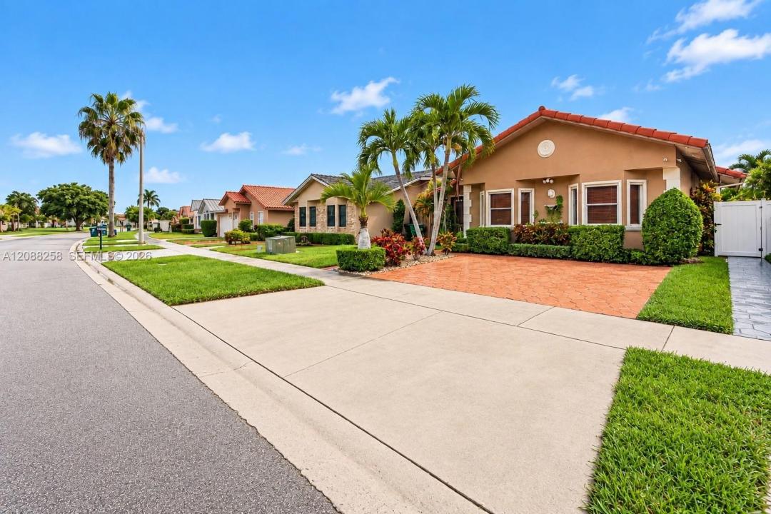 14590 SW 51st St 0, Miami, Florida 33175, USA